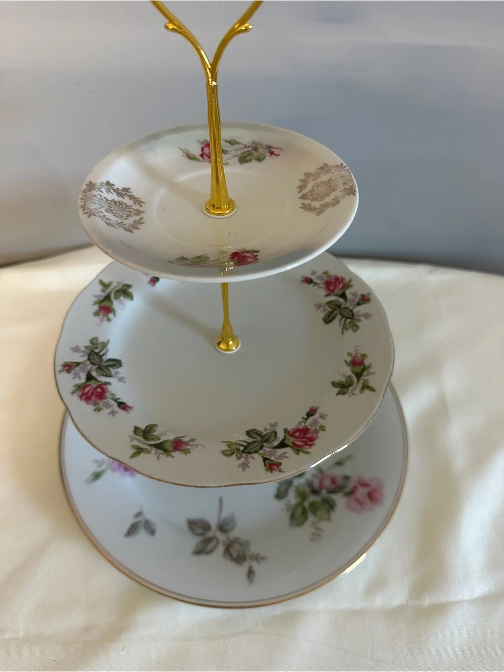 Vintage Floral 3-Tier Serving Stand - White with Pink Roses